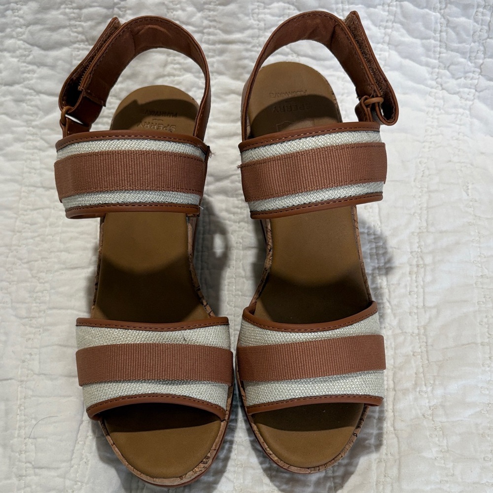 Sperry Women's Brown and White Sandals